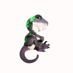 Fingerlings Interactive Untamed Raptor Razor Purple & Green Dinosaur Toy